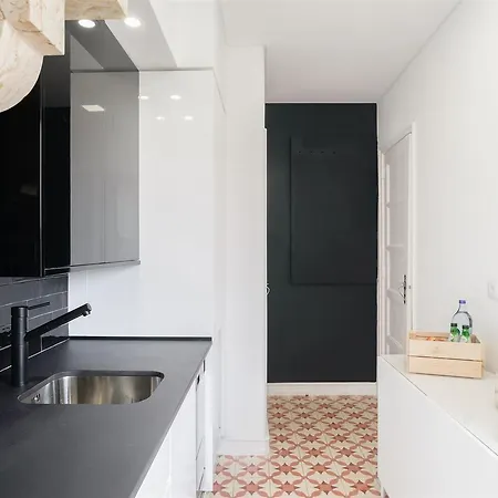 Appartement Pedrouços 37 *